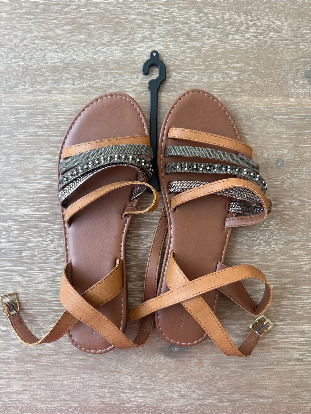 NWT AEO Multi Strap Sandals | W9